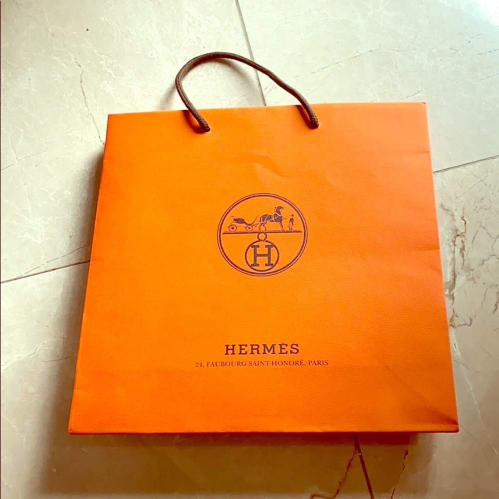 Medium sized Hermès shopping bag